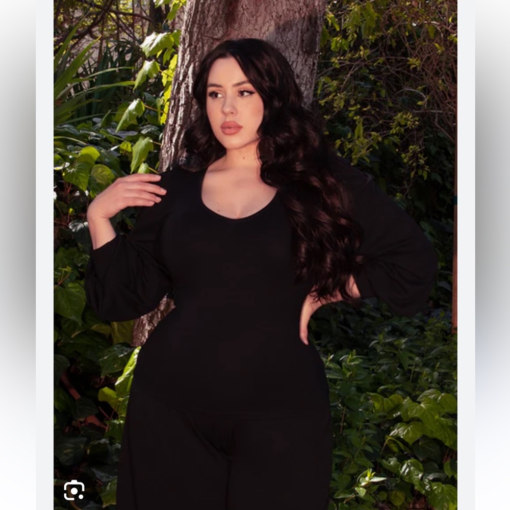 BNWT La Femme en Noir Dark Forest blouse